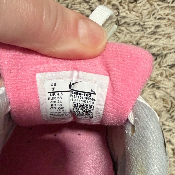 Nike Women's Air Max in Pink, White, and Gray - Picture 4 of 4